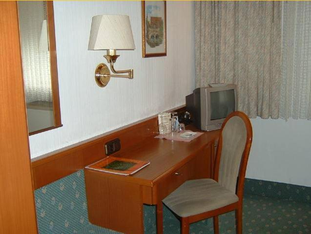 Hotel Luga Nuremberga Quarto foto